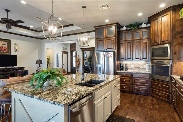 1631 NW Leona Cir, Lawton, OK 73505