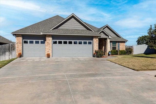 1631 NW Leona Cir, Lawton, OK 73505