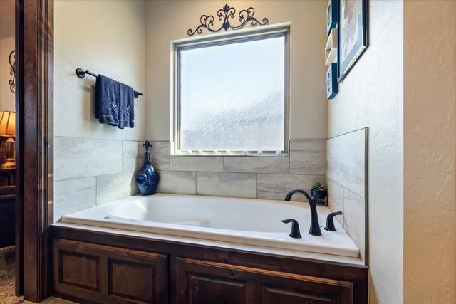 1631 NW Leona Cir, Lawton, OK 73505