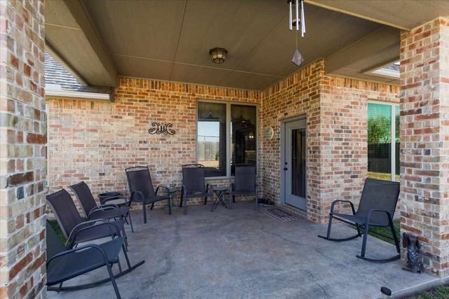 1631 NW Leona Cir, Lawton, OK 73505