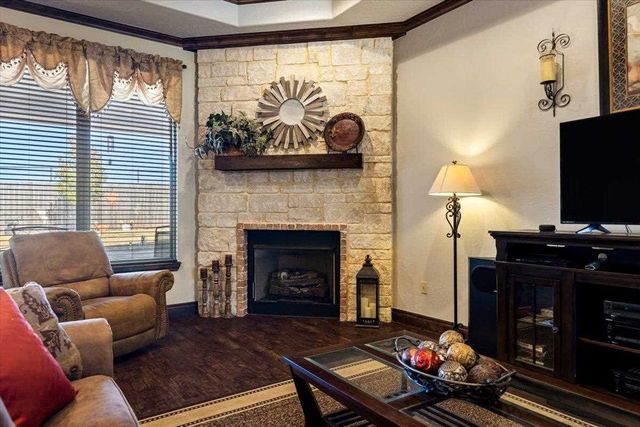 1631 NW Leona Cir, Lawton, OK 73505