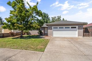 881 Westrop Drive, Central Point, OR 97502