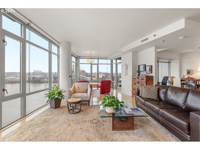 1260 Nw NAITO Pkwy 801B, Portland, OR 97209