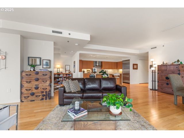 1260 Nw NAITO Pkwy 801B, Portland, OR 97209