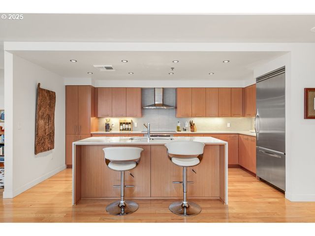 1260 Nw NAITO Pkwy 801B, Portland, OR 97209