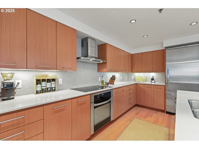 1260 Nw NAITO Pkwy 801B, Portland, OR 97209