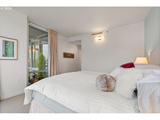 1260 Nw NAITO Pkwy 801B, Portland, OR 97209