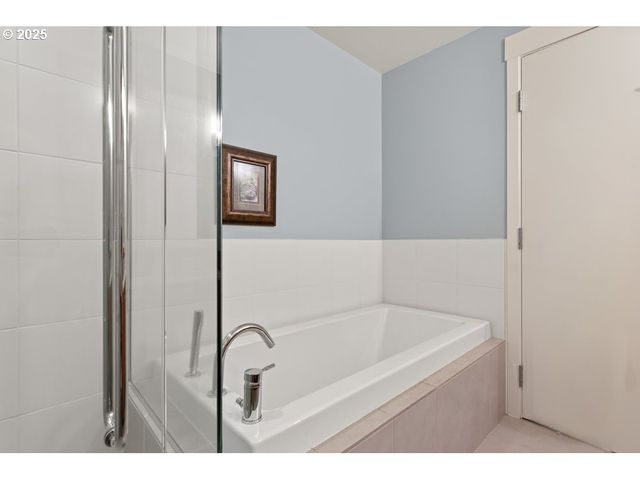 1260 Nw NAITO Pkwy 801B, Portland, OR 97209