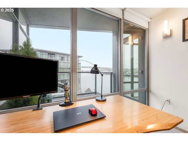 1260 Nw NAITO Pkwy 801B, Portland, OR 97209