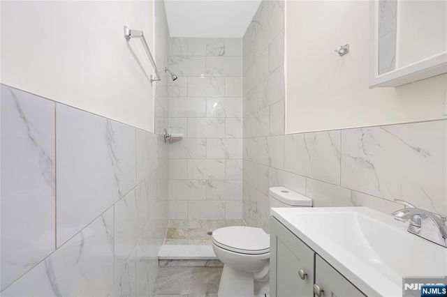88 Devon Street, Kearny, NJ 07032