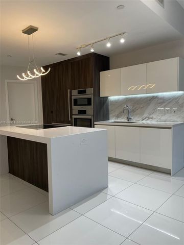 851 NE 1st Ave 1806, Miami, FL 33132