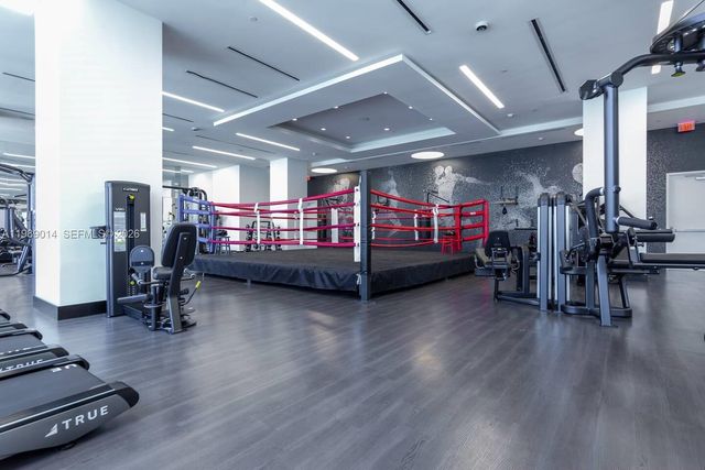 851 NE 1st Ave 1806, Miami, FL 33132