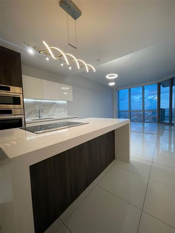 851 NE 1st Ave 1806, Miami, FL 33132