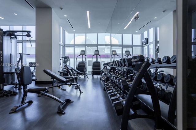 851 NE 1st Ave 1806, Miami, FL 33132