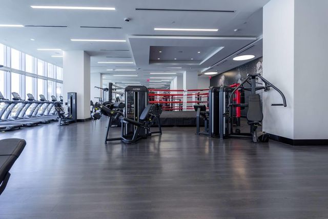 851 NE 1st Ave 1806, Miami, FL 33132