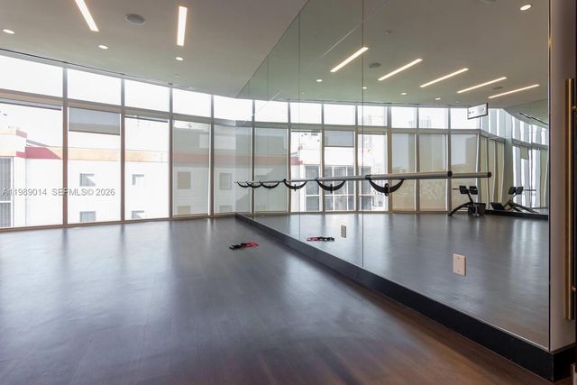 851 NE 1st Ave 1806, Miami, FL 33132