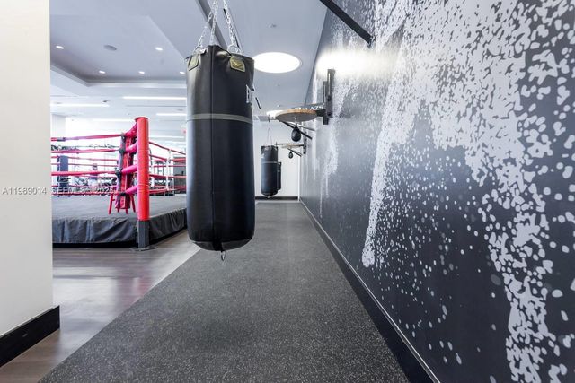 851 NE 1st Ave 1806, Miami, FL 33132