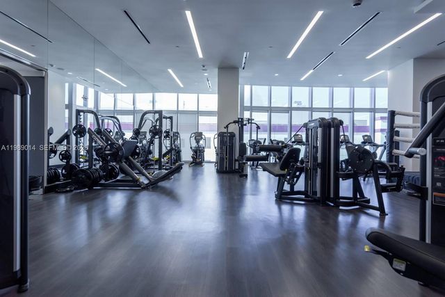 851 NE 1st Ave 1806, Miami, FL 33132