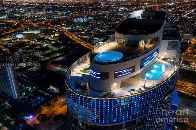 851 NE 1st Ave 1806, Miami, FL 33132