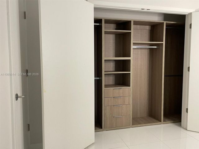 851 NE 1st Ave 1806, Miami, FL 33132