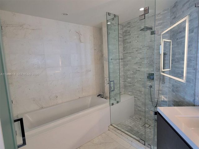 851 NE 1st Ave 1806, Miami, FL 33132