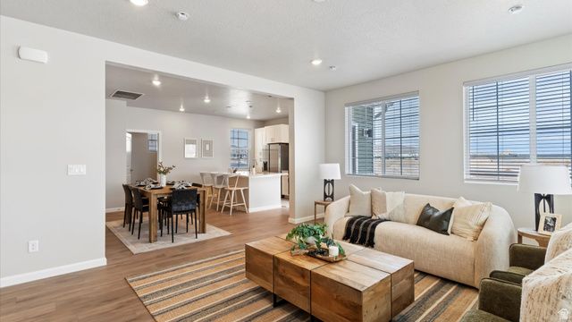 319 E KANAB CREEK DR, Saratoga Springs, UT 84045