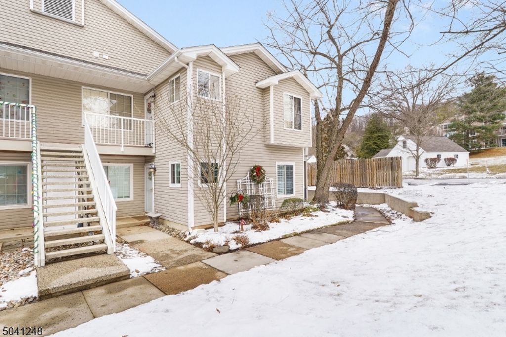 47 SPRUCE CT, Bedminster Twp., NJ 07921