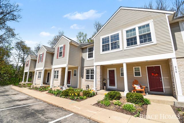 956 Ada Pl Drive Se, Ada Twp, MI 49546