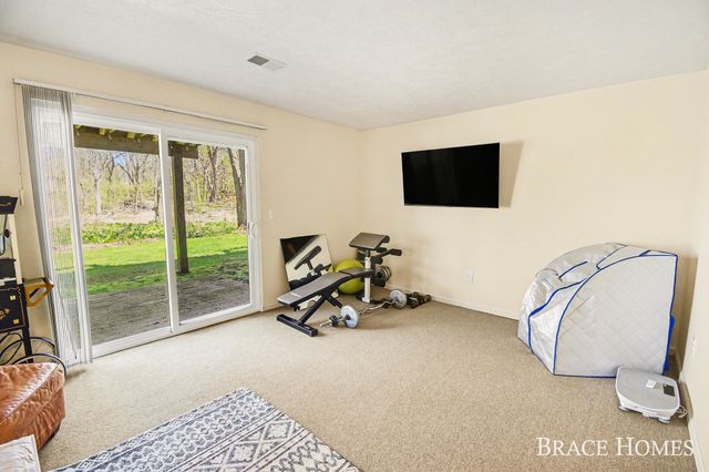 956 Ada Pl Drive Se, Ada Twp, MI 49546