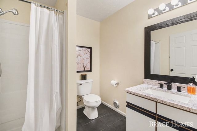 956 Ada Pl Drive Se, Ada Twp, MI 49546