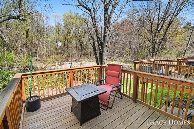 956 Ada Pl Drive Se, Ada Twp, MI 49546