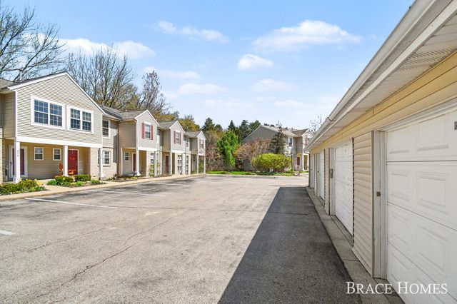 956 Ada Pl Drive Se, Ada Twp, MI 49546