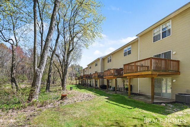 956 Ada Pl Drive Se, Ada Twp, MI 49546