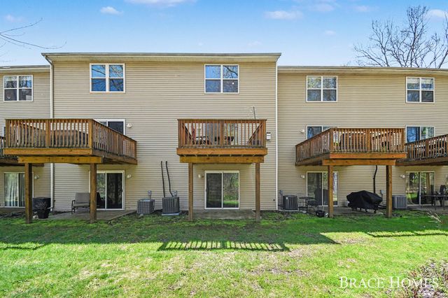 956 Ada Pl Drive Se, Ada Twp, MI 49546