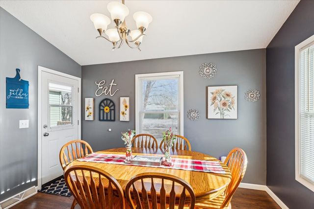 1460 LAWRENCE Avenue, Camanche, IA 52730