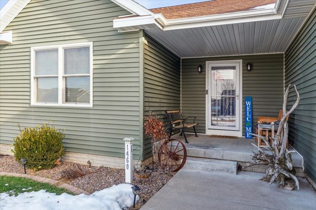 1460 LAWRENCE Avenue, Camanche, IA 52730