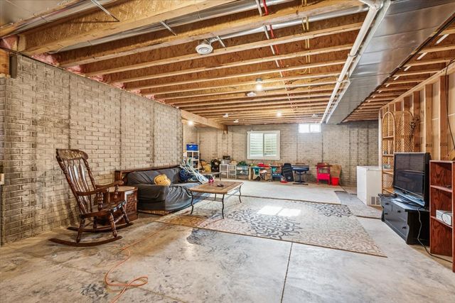 1460 LAWRENCE Avenue, Camanche, IA 52730