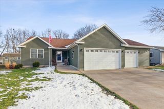 1460 LAWRENCE Avenue, Camanche, IA 52730