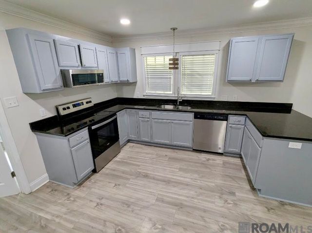 39065 Dame Dr, Prairieville, LA 70769