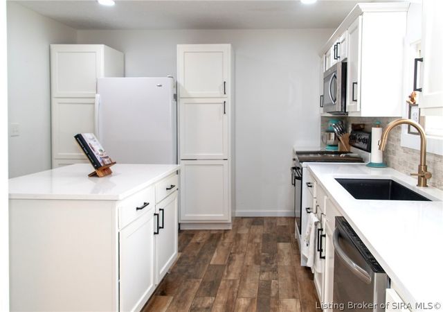 407 Charlestown Memphis Road, Charlestown, IN 47111