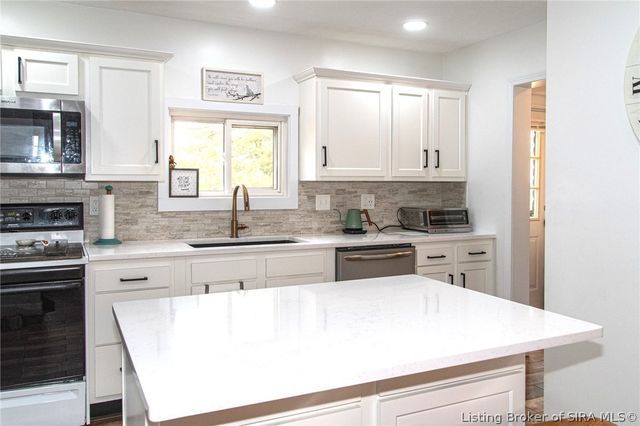 407 Charlestown Memphis Road, Charlestown, IN 47111