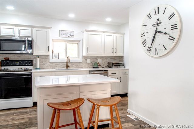 407 Charlestown Memphis Road, Charlestown, IN 47111