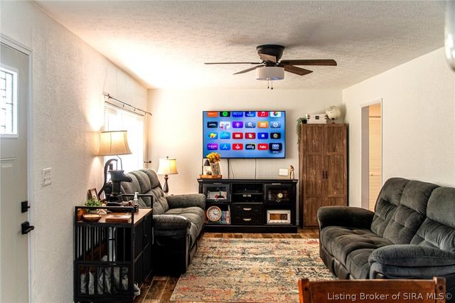 407 Charlestown Memphis Road, Charlestown, IN 47111