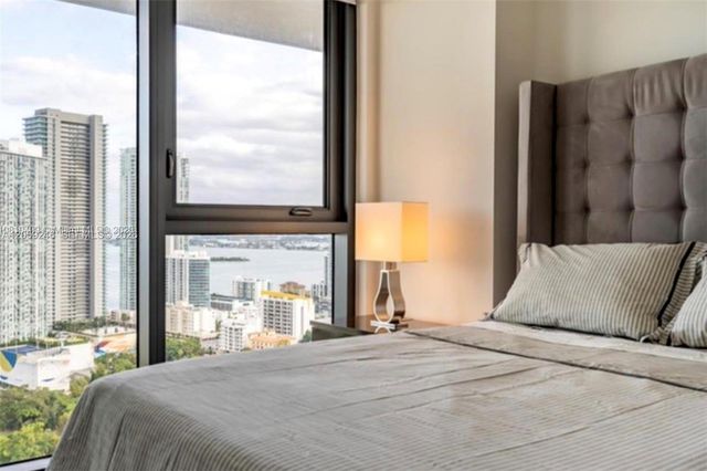 121 NE 34th St 3105, Miami, FL 33137