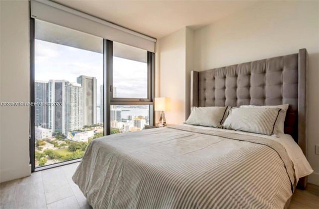 121 NE 34th St 3105, Miami, FL 33137
