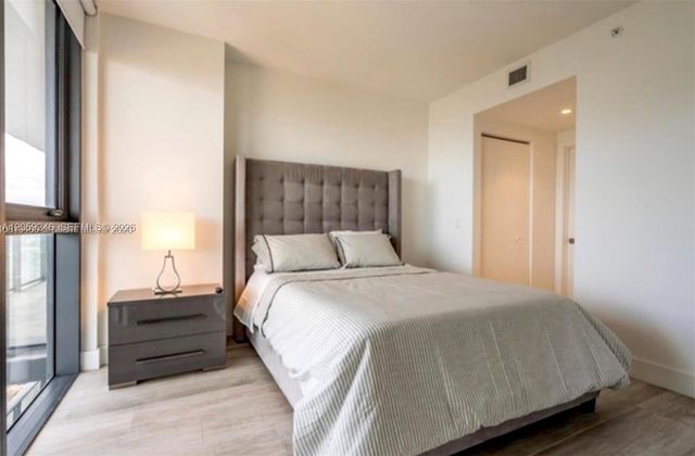 121 NE 34th St 3105, Miami, FL 33137