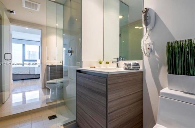 121 NE 34th St 3105, Miami, FL 33137