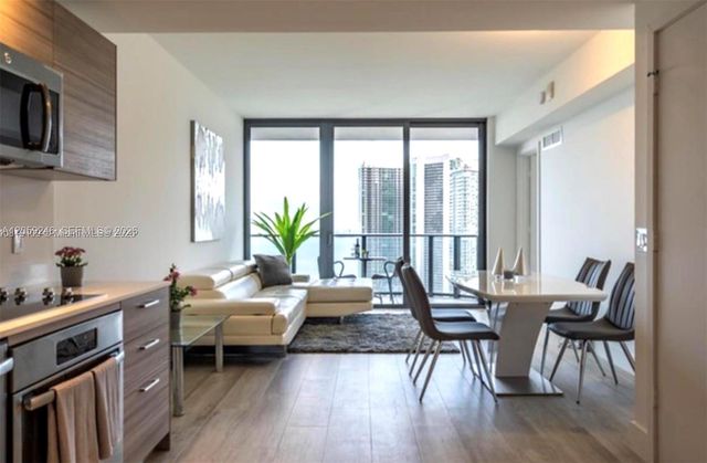 121 NE 34th St 3105, Miami, FL 33137