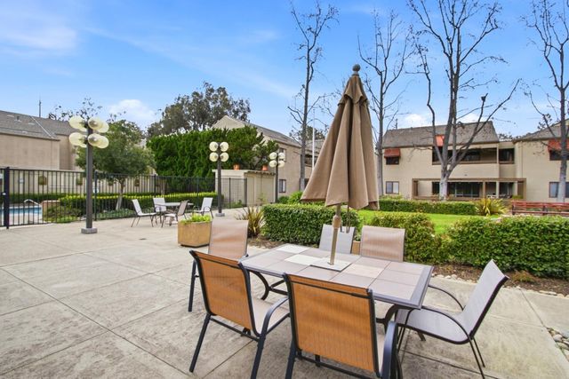 439 Alberto Way A102, Los Gatos, CA 95032