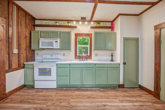255 Glenn Street, Bluff Dale, TX 76433